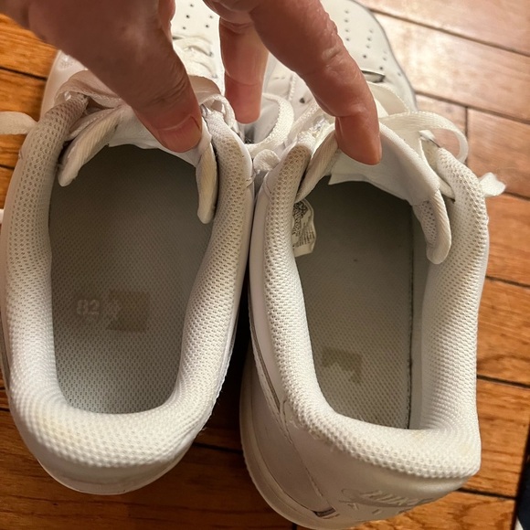 Nike Air Force 1 White Sneakers, Size 8. Excellent pre-owned condition. No box. - Picture 6 of 13
